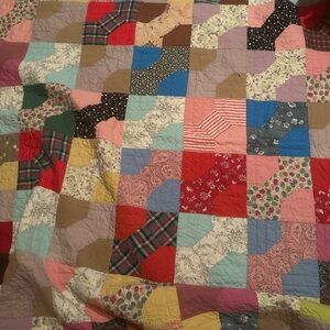 Patchwork Quilt with Multicolor Design